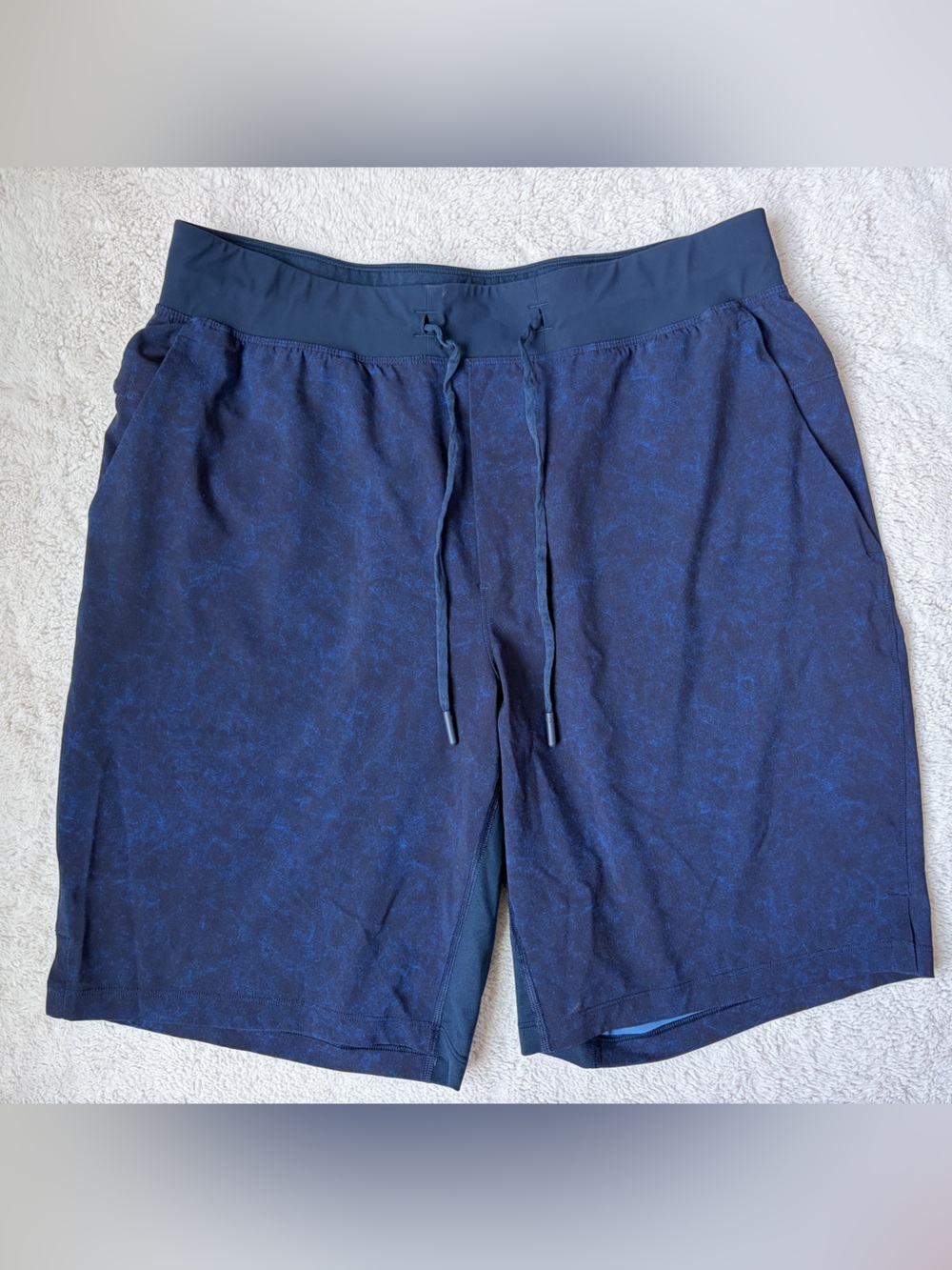 lululemon navy T.H.E. Short 9" Shorts Men Size large